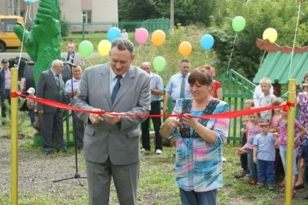 Осинники - Первая детская площадка в частном секторе