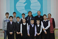 Осинники - Встреча обучающихся шахматной школы «Дебют» с А. Г. Александровым