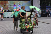 В Калтане в День города состоялся парад детских колясок