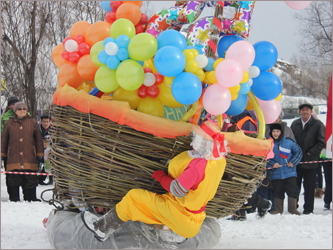 Калтан - Жители Кузбасса скатились с горы в огромной корзине