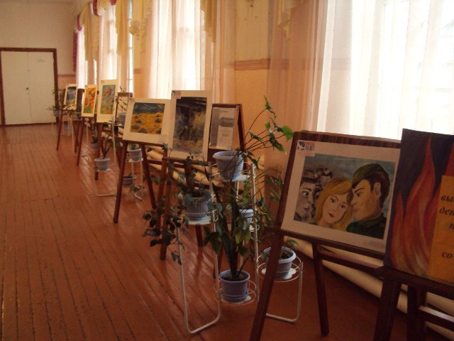 Осинники - Конкурс-выставка детских рисунков, плакатов «Великая Победа глазами детей»