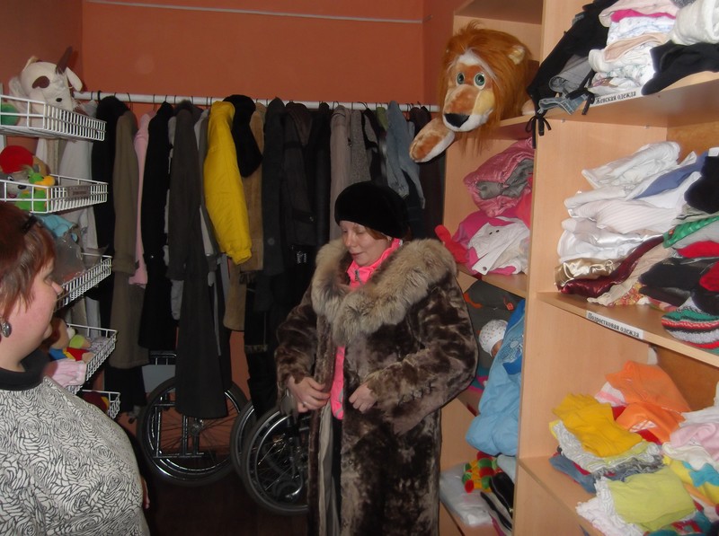 Более 12,9 тыс. кузбассовцев принесли вещи в пункты взаимопомощи с февраля 2016 года