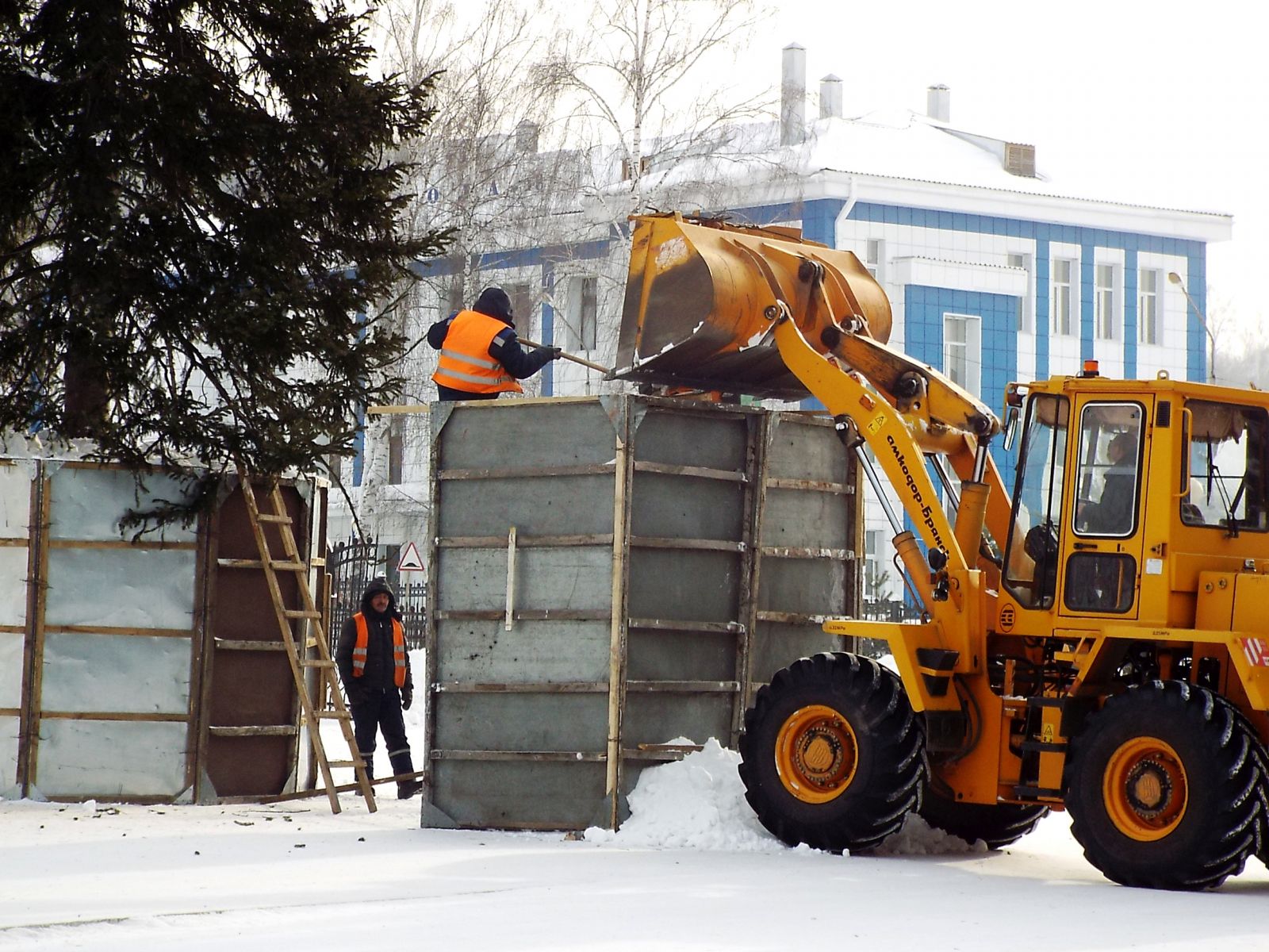 На главной площади Калтана скоро появится снежный городок