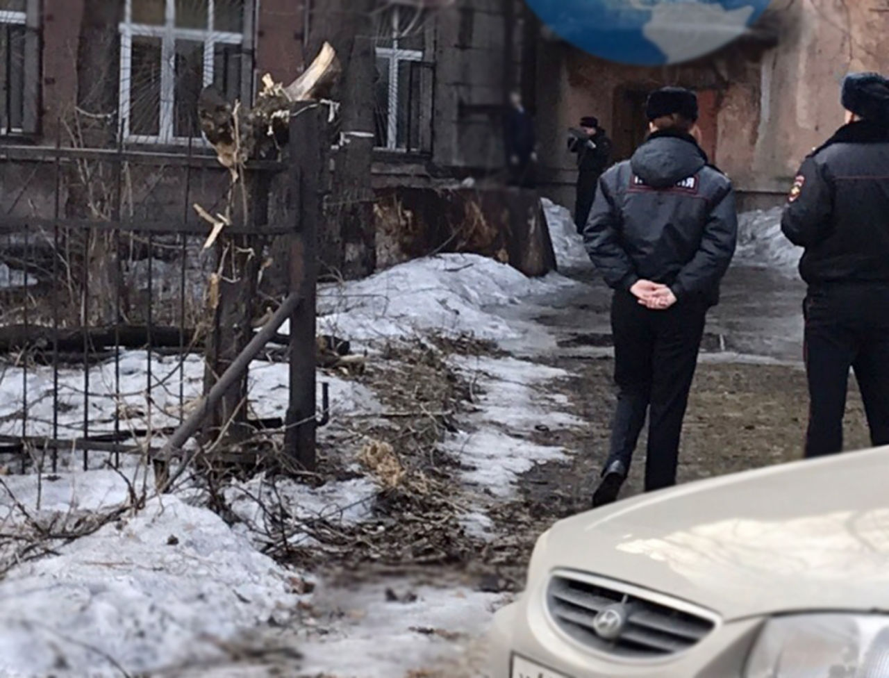 Труп мужчины нашли около педагогического колледжа в Новокузнецке 