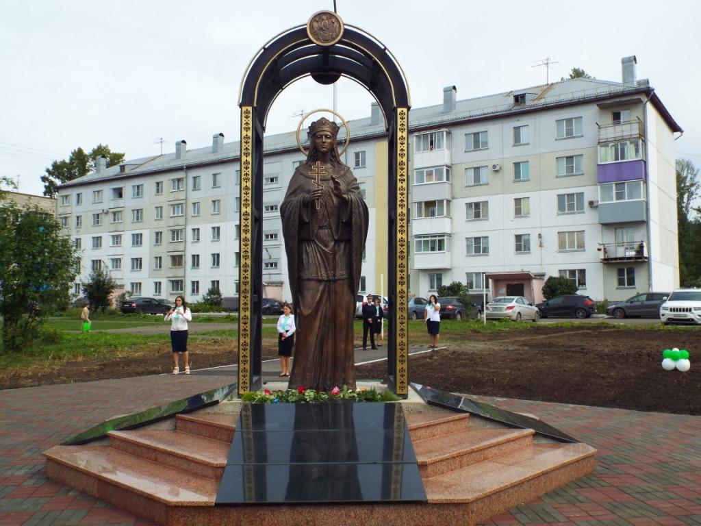 В Калтане открыли сквер Шахтеров